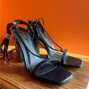 Olivia Ferguson Lace Up Black Strappy Heels Size 7